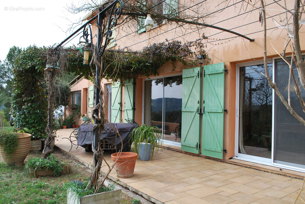 Maison à VILLECROZE