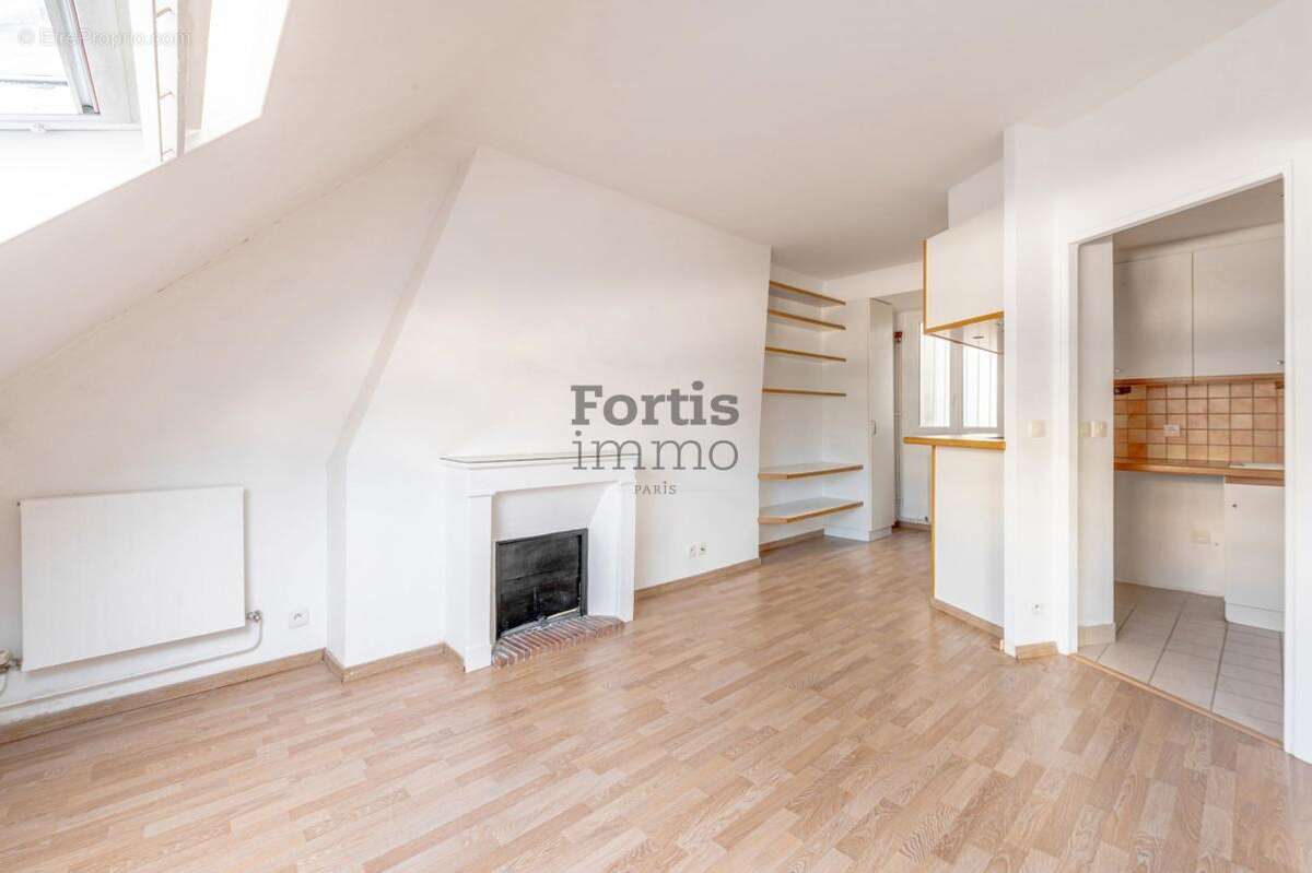 Appartement à PARIS-8E
