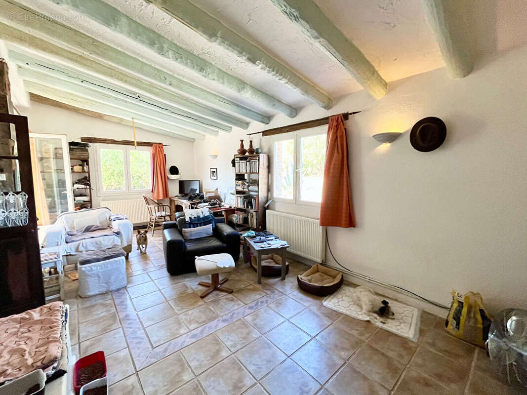 Maison individuelle avec 2,5 hectares, grange, - photo 9