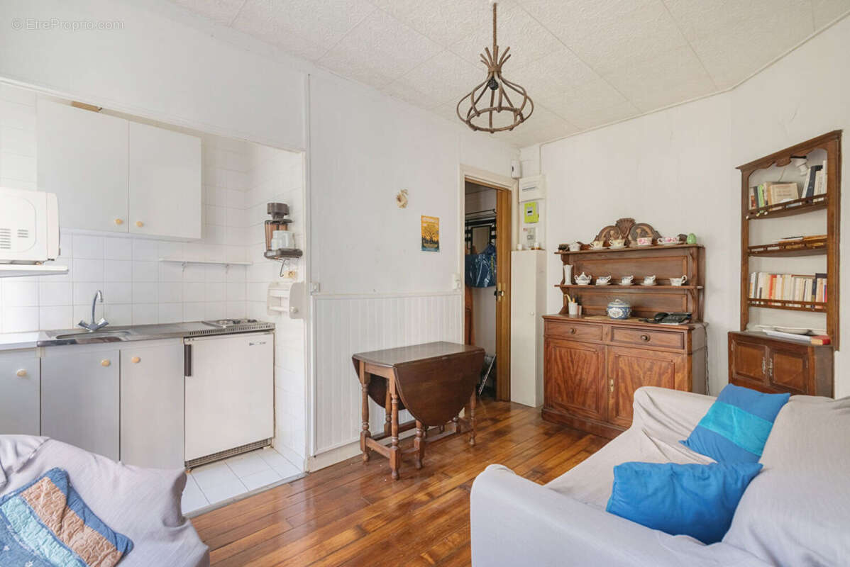 Appartement à PARIS-18E