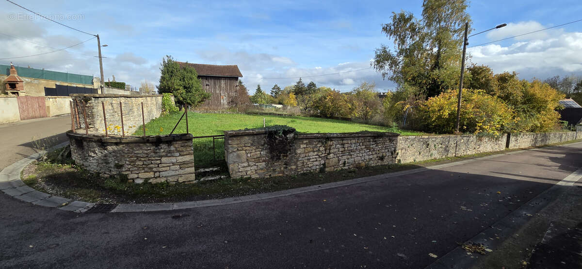 Maison à CORVOL-L'ORGUEILLEUX