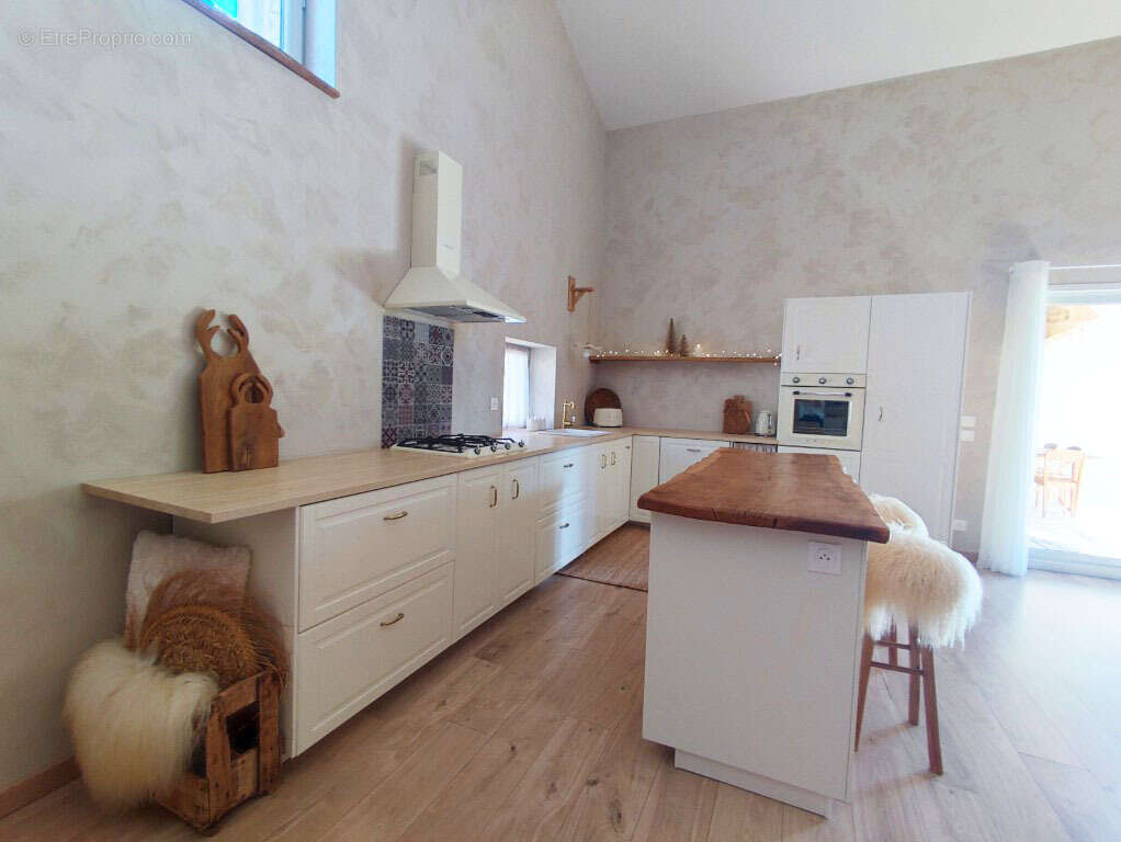 Maison à SAINT-SEVER-DE-SAINTONGE