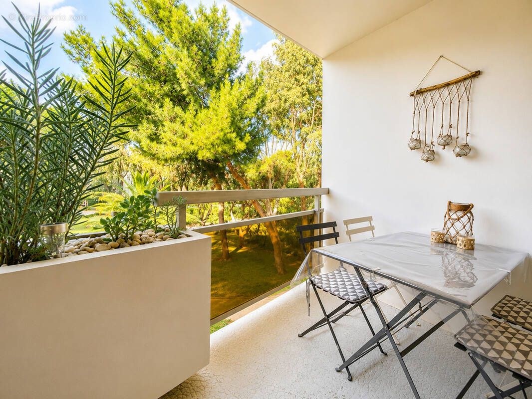 Appartement à BORMES-LES-MIMOSAS