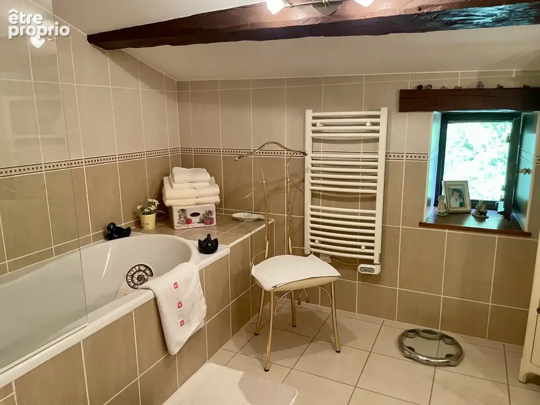 Charme et authenticite pour cette longere en pierre en excellent etat - photo 19