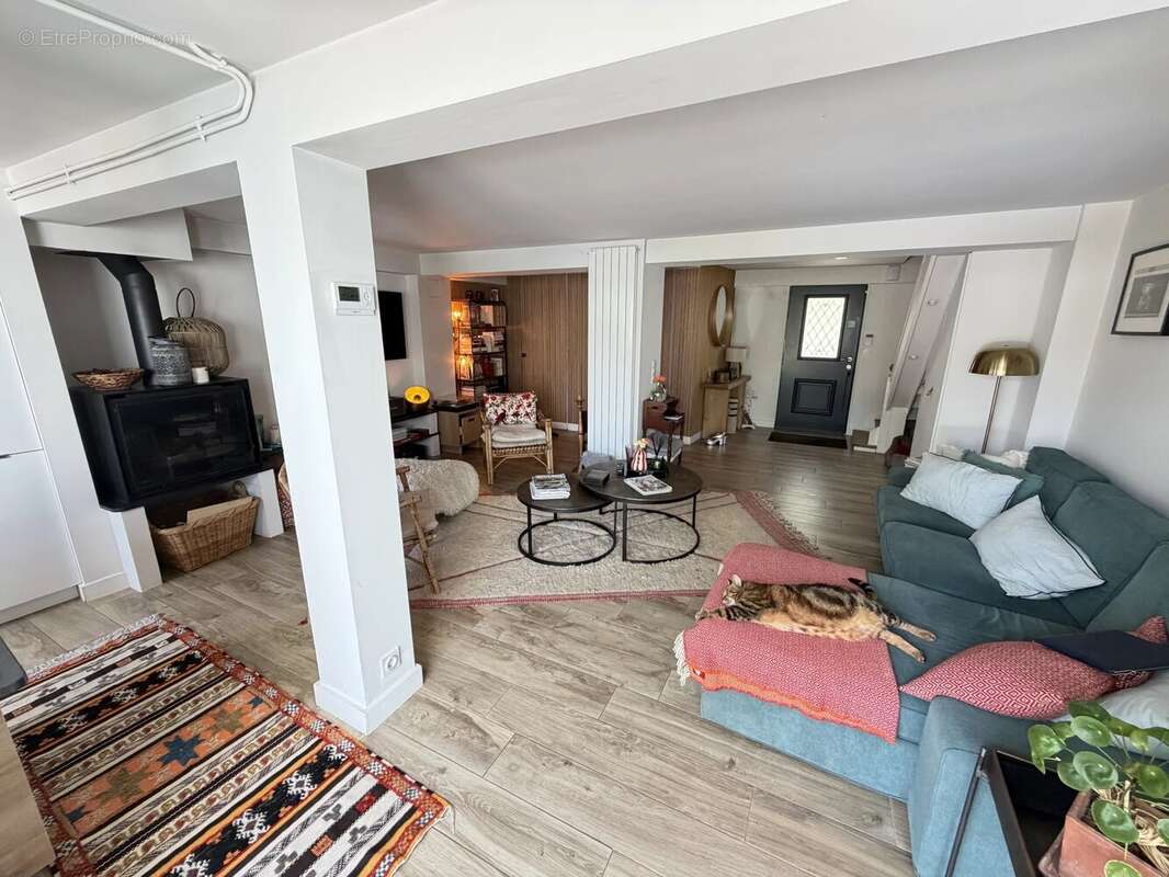 Appartement à L'ETANG-LA-VILLE