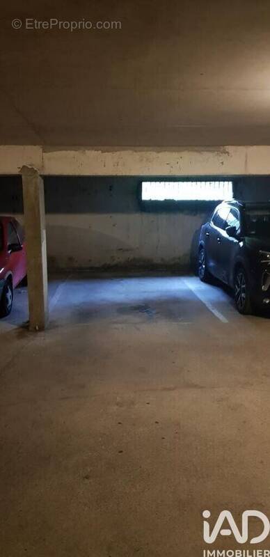 Photo 1 - Parking à METZ