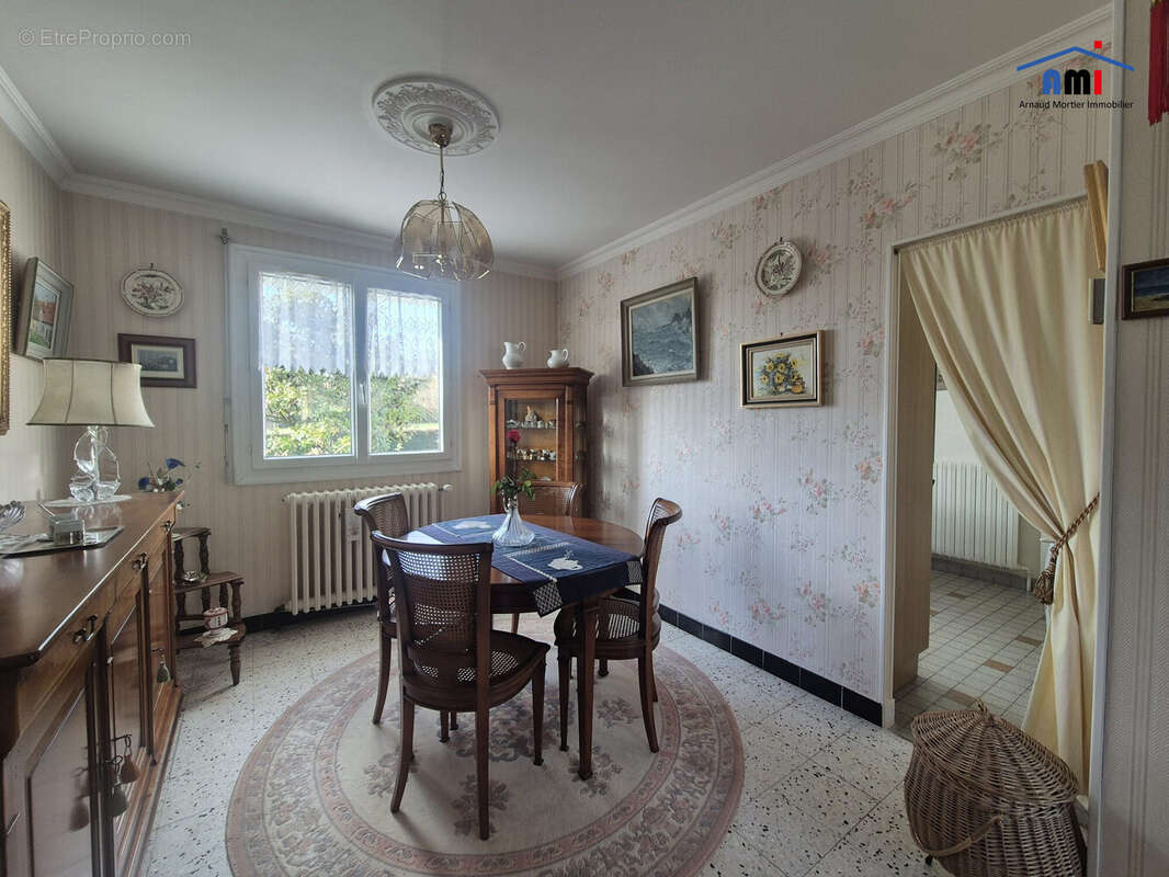 Maison à MOUTIERS-AU-PERCHE