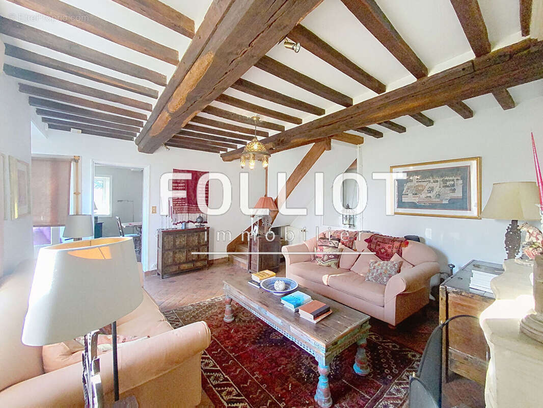 Maison à COURVAUDON