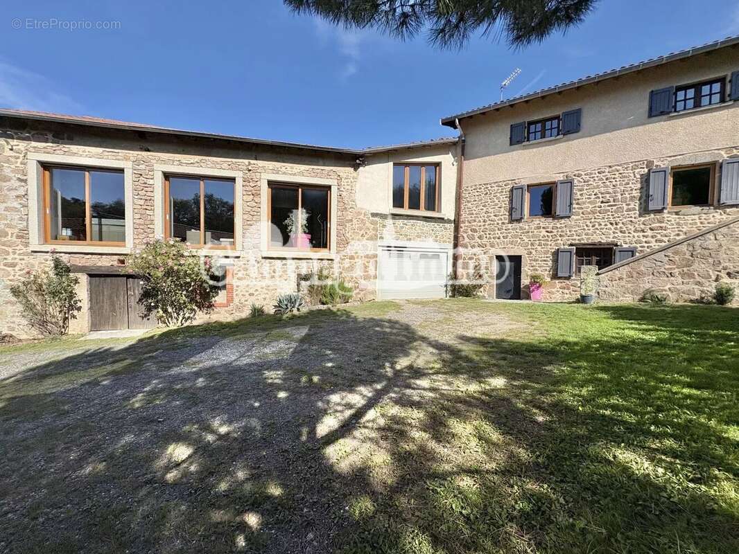 Maison à LONGESSAIGNE