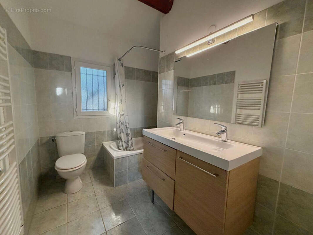 Maison à LA CALMETTE