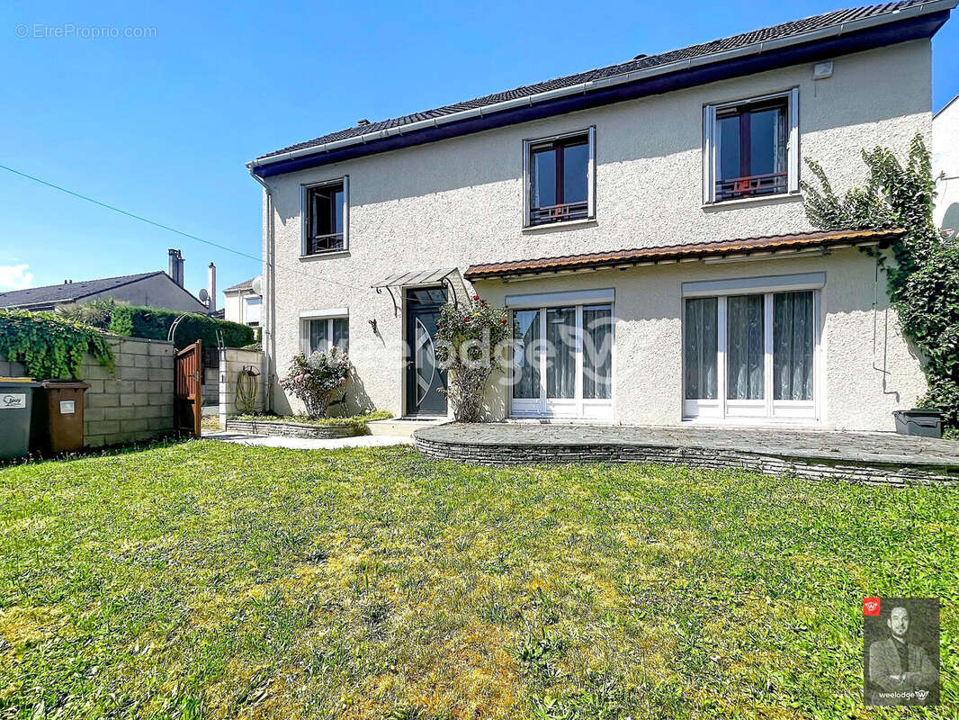 Maison 96 m² à Jouy-Le-Moutier  - photo 8
