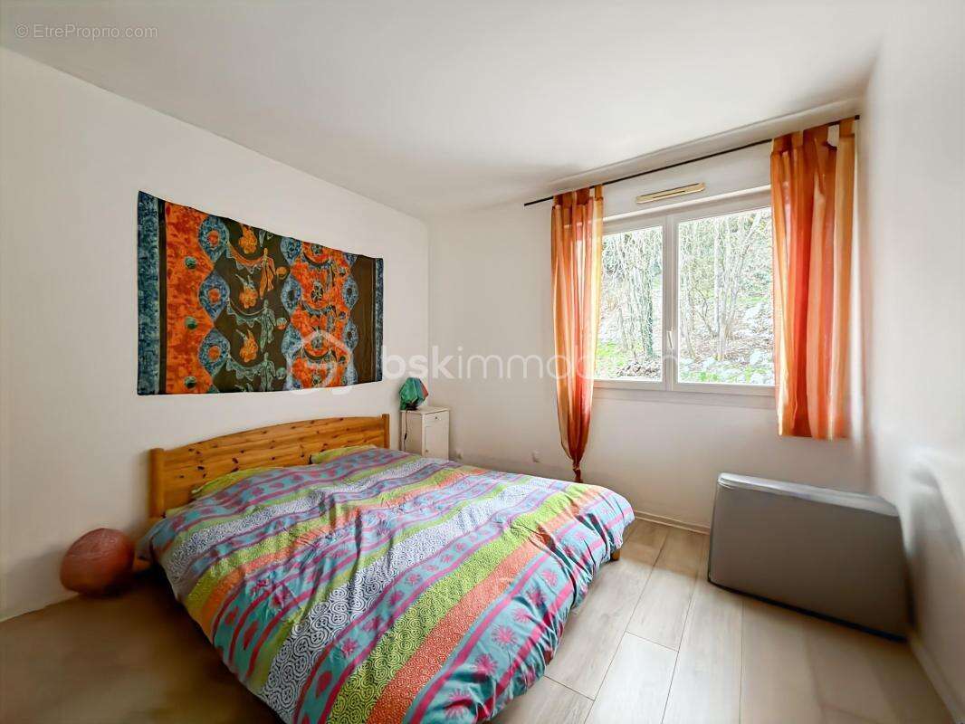 Appartement F4 - 75 m2 - 4 chambres - terrasse VUE SEINE - photo 6