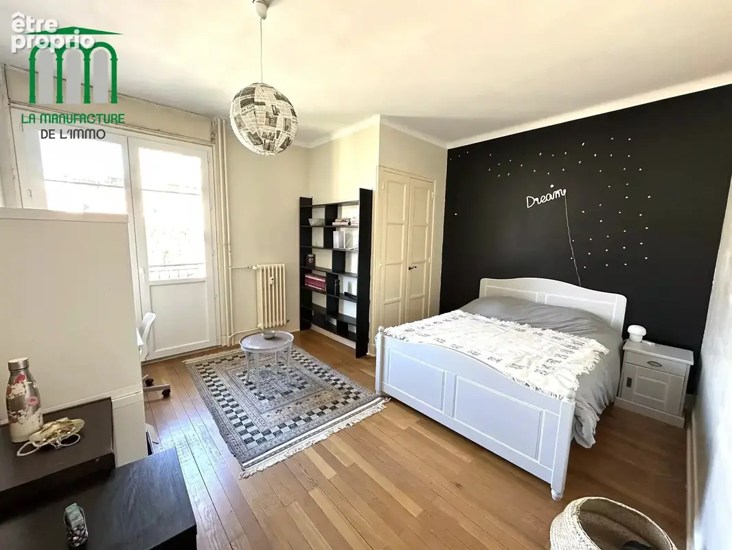 Appartement de type F6 de 140.14 m² - 4 chambres - 2 balcons - cave - normes PMR / Saint-etienne Anatole France - photo 8