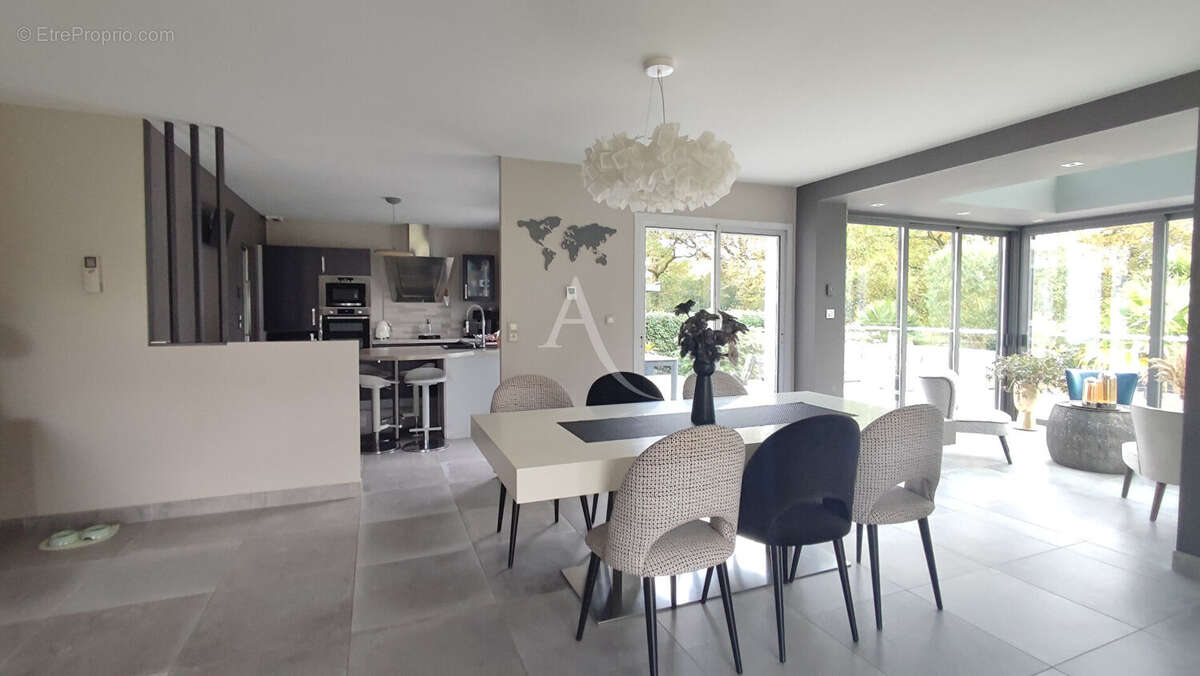 Maison à LA GENETOUZE