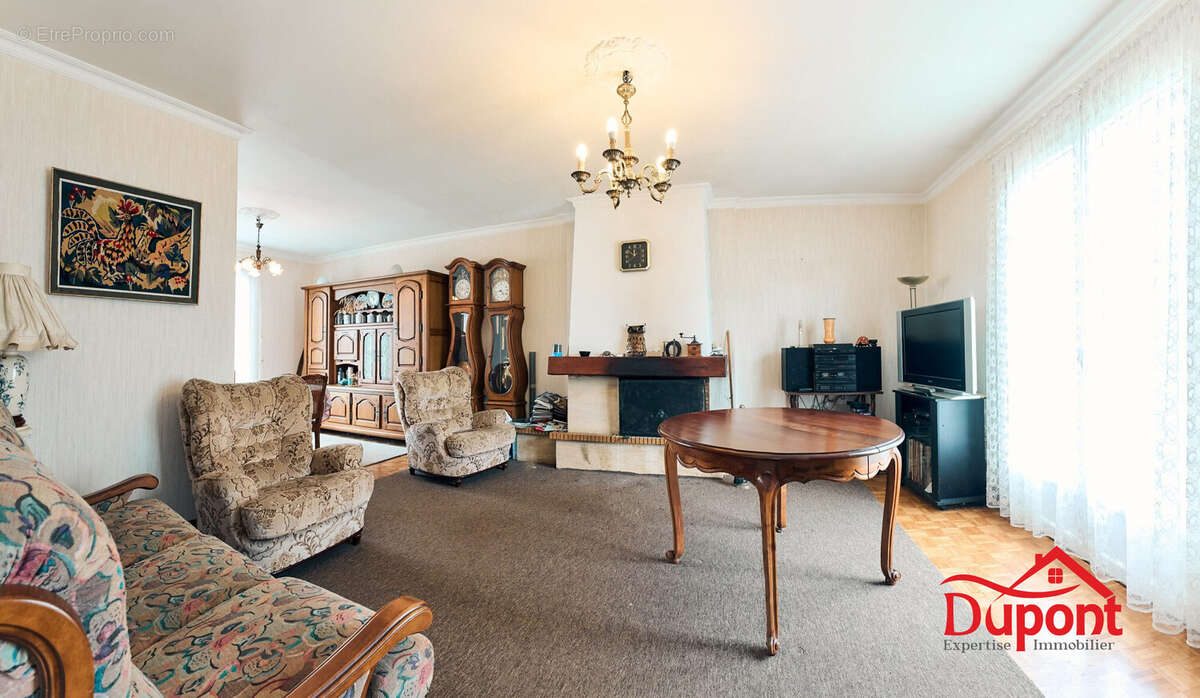 Maison à CUCHARMOY
