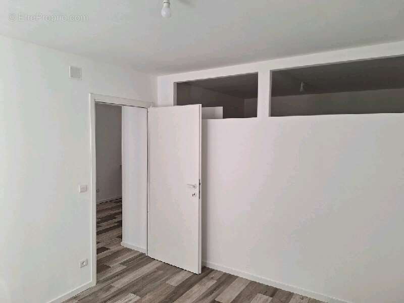 Appartement 44 m² à Pont-Saint-Vincent  - photo 4