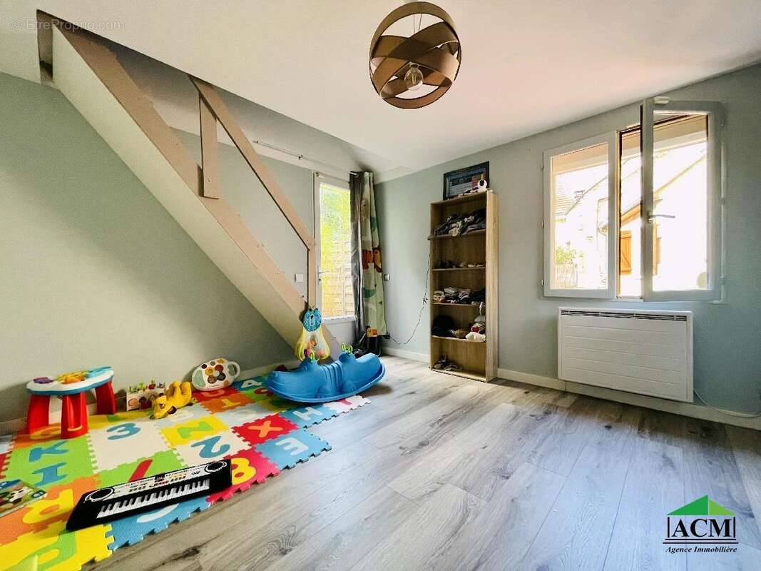 Maison à MERY-SUR-OISE