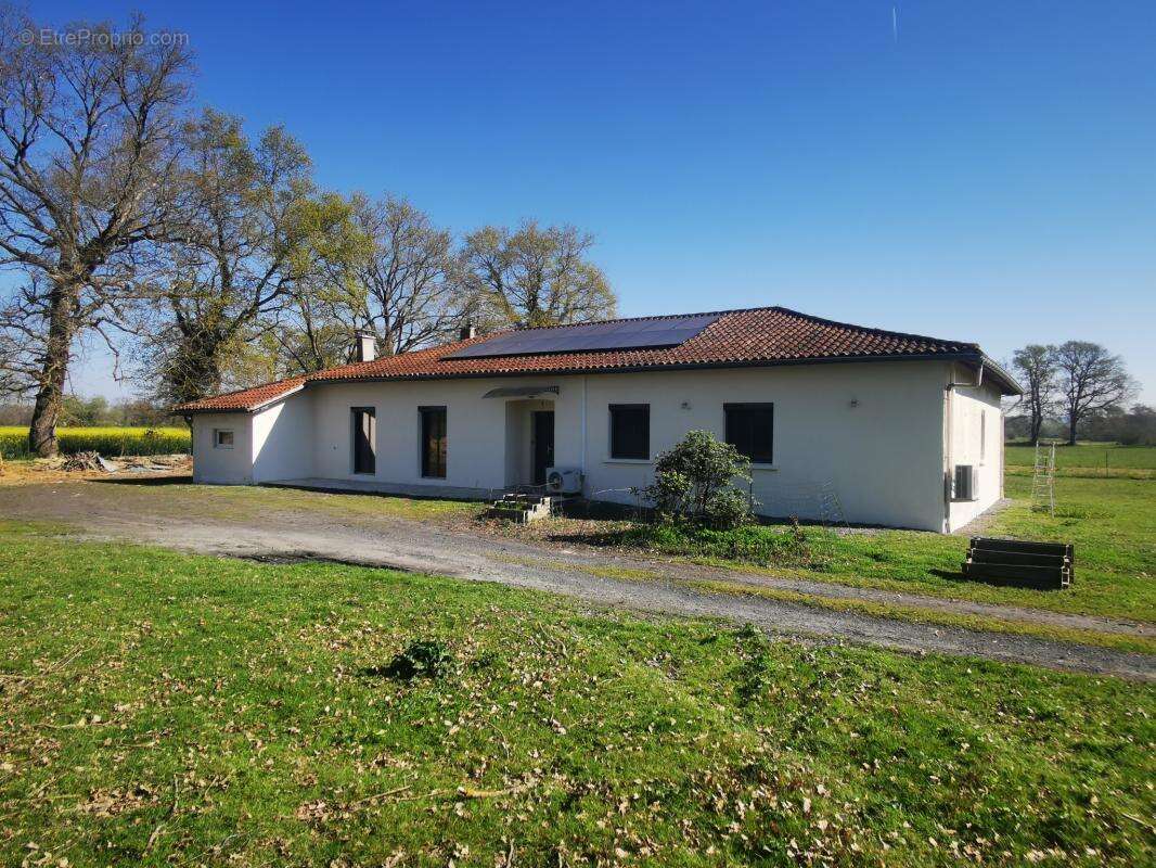 Maison à SAINT-AUNIX-LENGROS