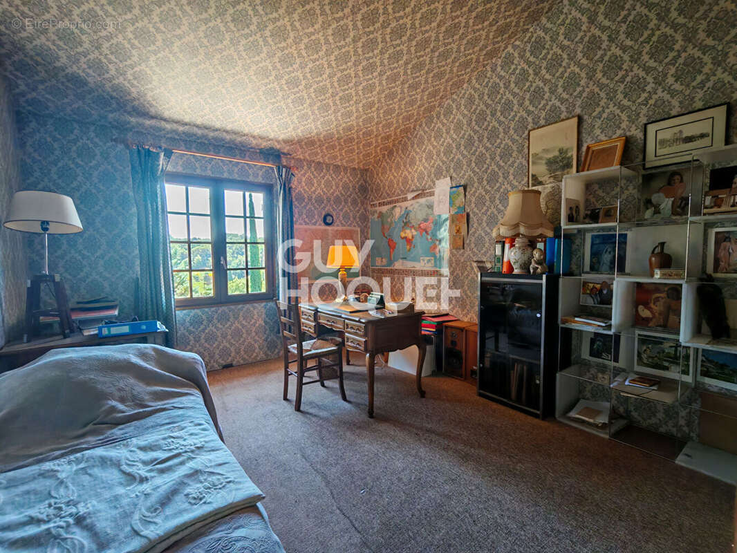 Maison BEAUMES-DE-VENISE - 200 m² habitables - R+1 - Piscine, Garage, Terrasse, Atelier - photo 13