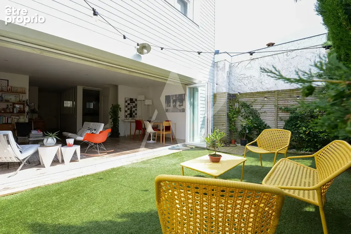 ARCHITECTURE CONTEMPORAINE- 2012 - Maison de ville avec terrasse et garage - photo 4