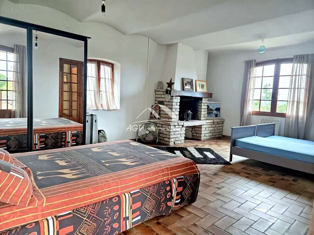 Maison à ALLEGRE-LES-FUMADES