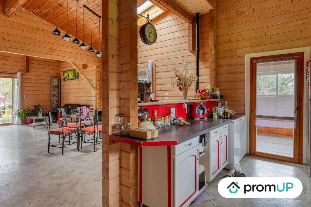 Maison à LA GRIPPERIE-SAINT-SYMPHORIEN