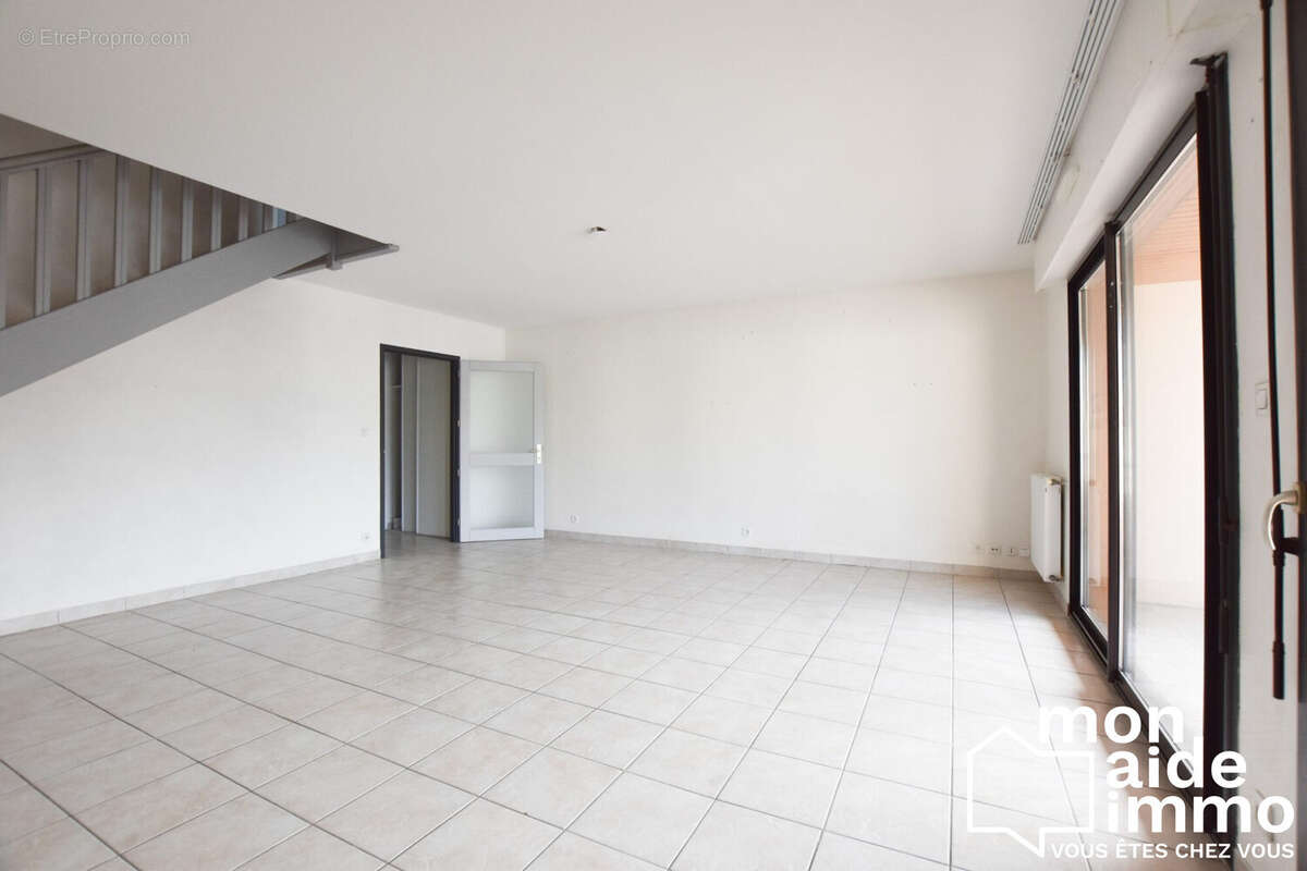Appartement à BARAQUEVILLE
