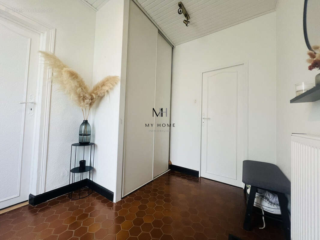 Maison 121 m² à Saint-Leonard-Des-Bois  - photo 2