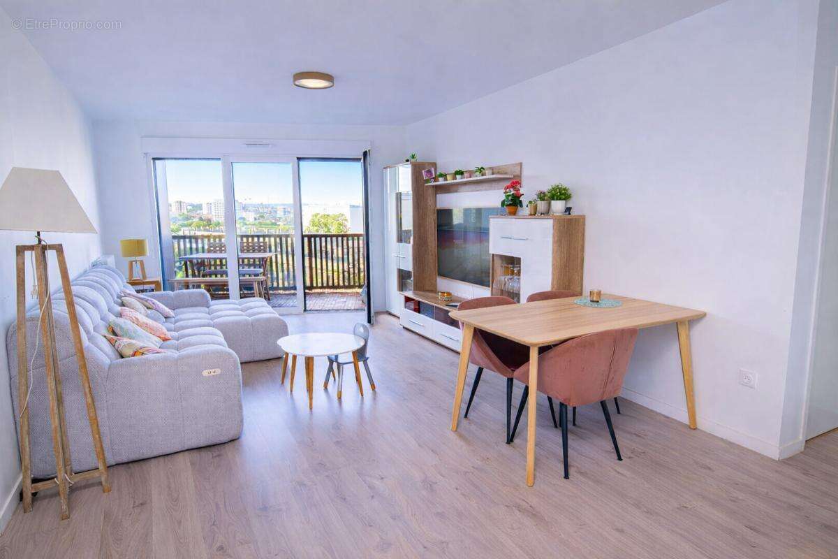Appartement à NANTERRE