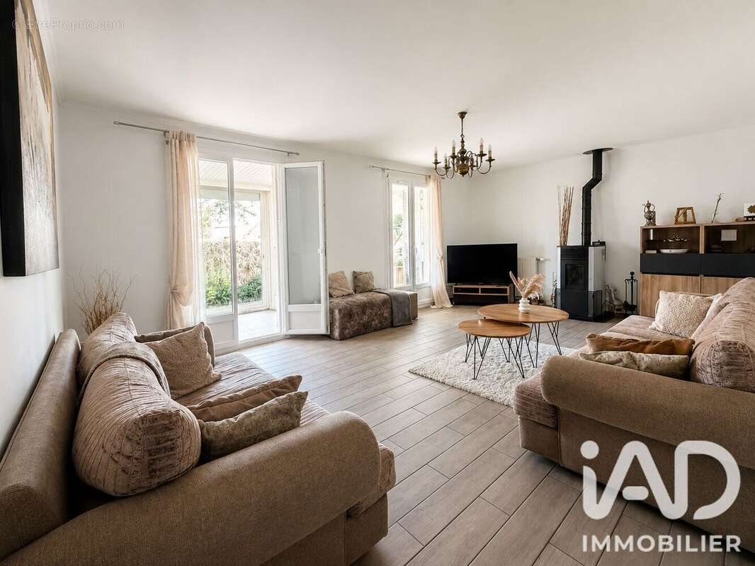 Maison 131 m² à Joue-Les-Tours  - photo 2