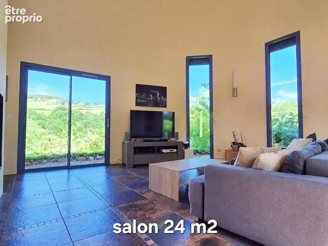 LE BOIS D'OINGT. Villa d'architecte 6 pièces 175 m2  sur terrain de 1214m2 - photo 7