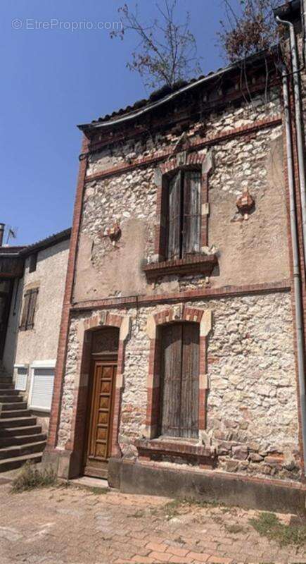 Maison de ville à rénover - photo 3