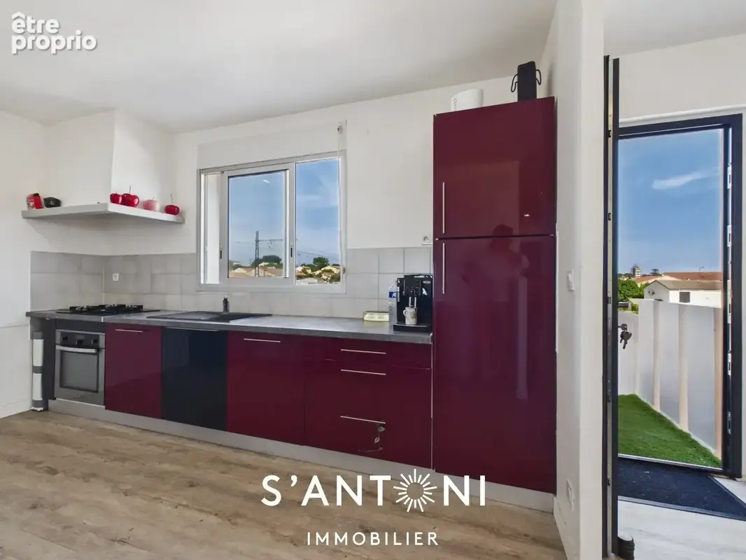 EXCLUSIVITE à CERS  Appartement sans charge de co-propriété DE 100m² entièrement rénové en 2024, 3 chambres, garage, parking pr - photo 3