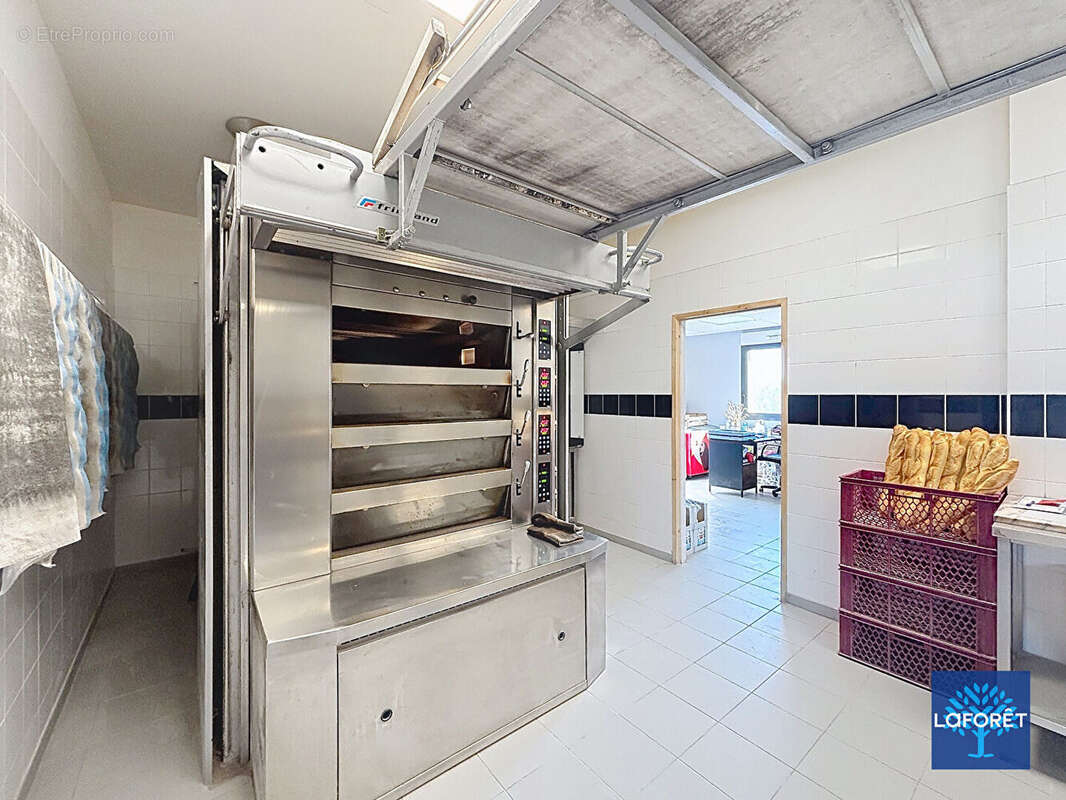 Commerce à SAIZERAIS