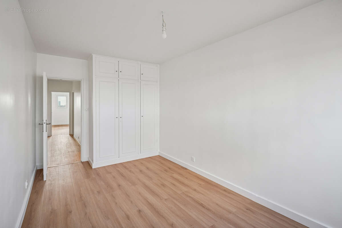 Appartement à COURBEVOIE