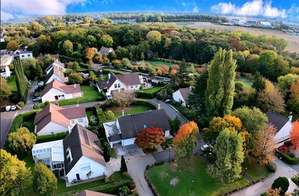 Maison à LA QUEUE-EN-BRIE