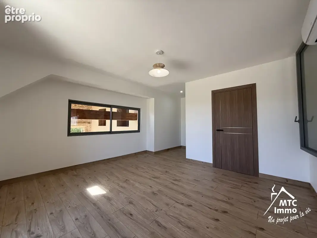 Triplex en pierre 182 m2 type maison de village haut standing 5 chambres piscine - photo 14