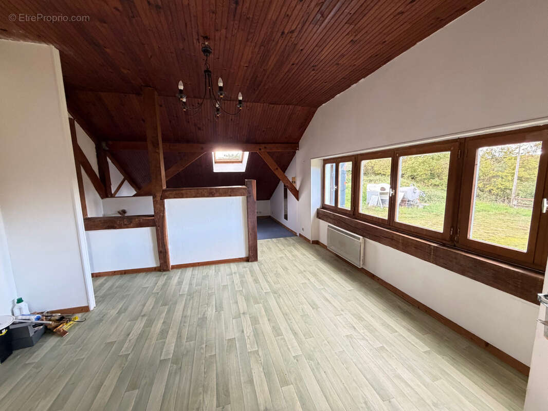 Maison à SEMUR-EN-VALLON