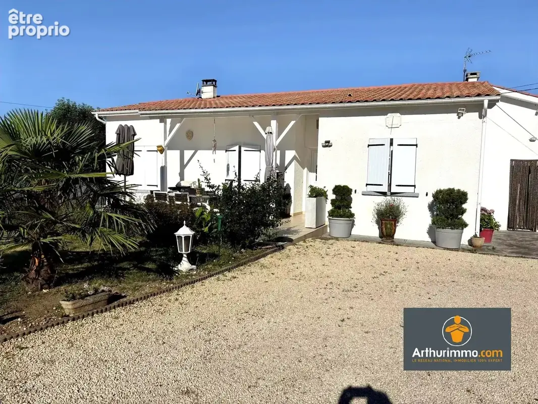 PAVILLON  PLAIN PIED  - Terrain 3720 M2 - 4 Chambres - photo 2