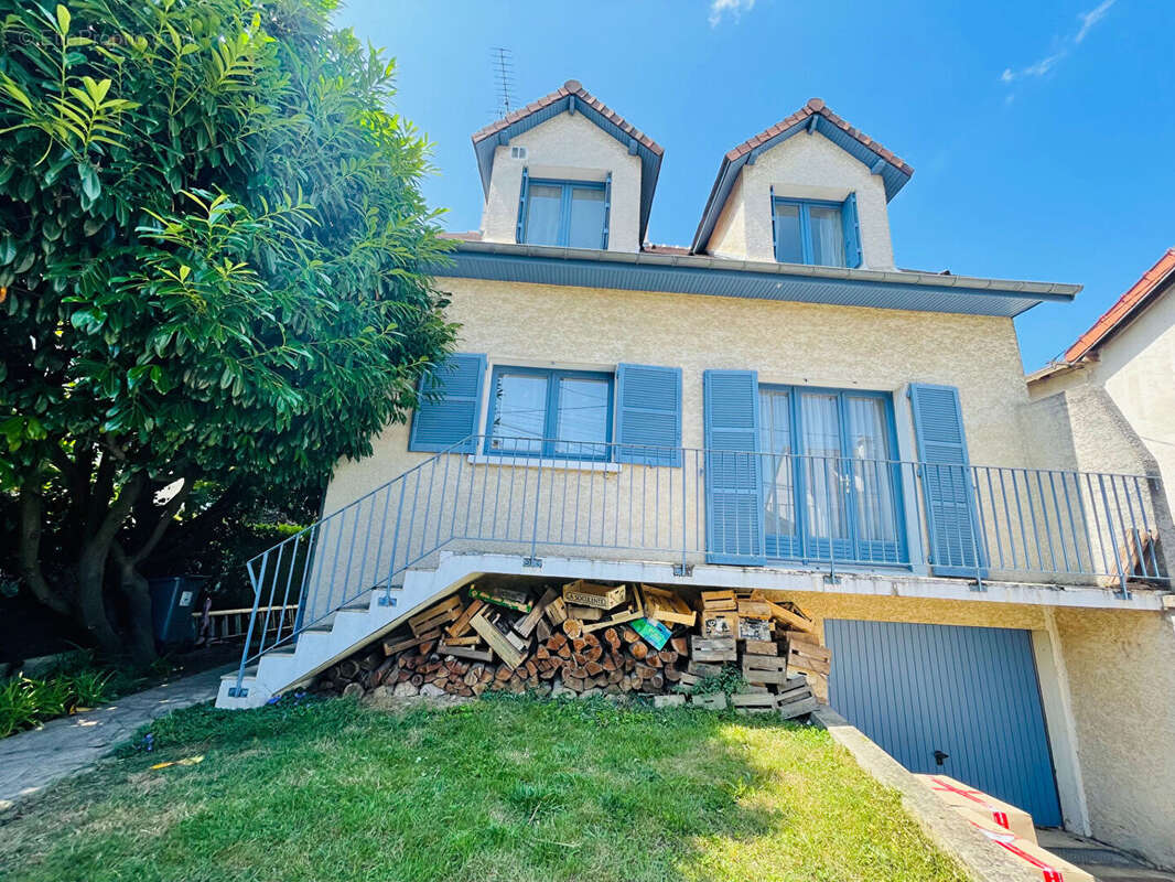 Maison à SARTROUVILLE