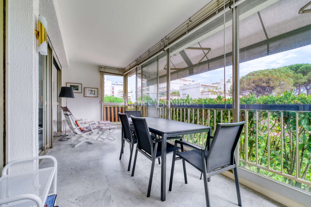Appartement à MANDELIEU-LA-NAPOULE