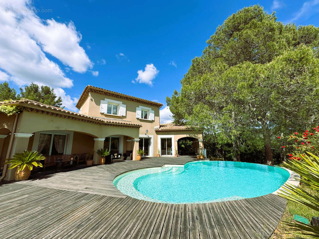 Maison à SAINT-ZACHARIE