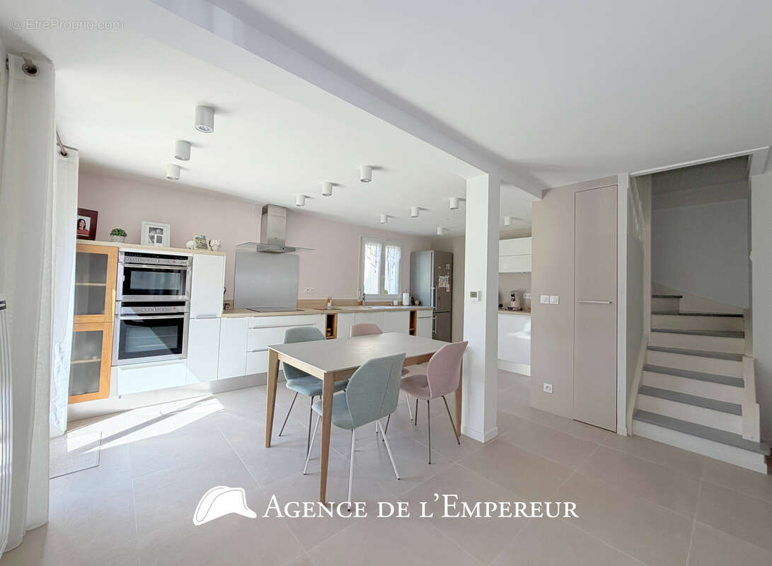 Maison à NANTERRE