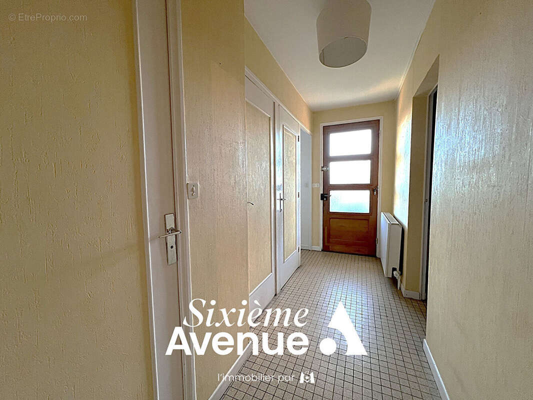 Maison à COMPERTRIX