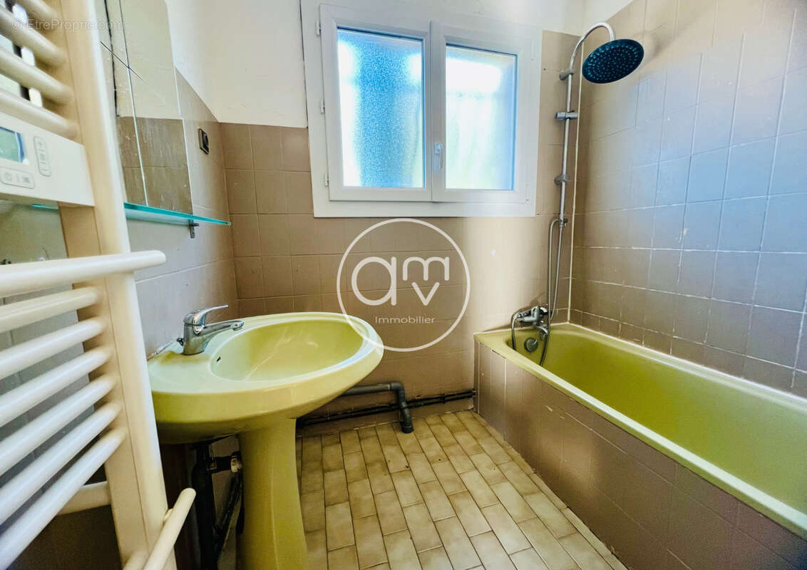 Appartement à LA LONDE-LES-MAURES