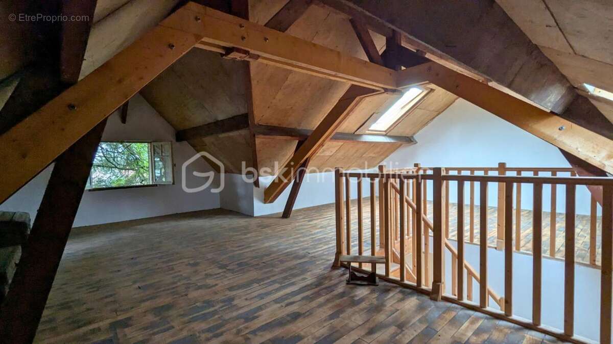 Maison à COMBS-LA-VILLE