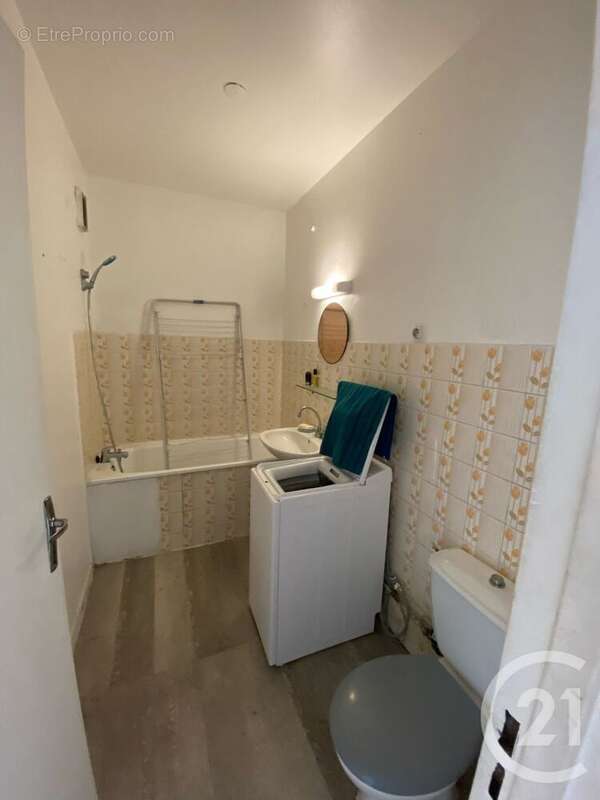 Appartement à MARSEILLE-4E