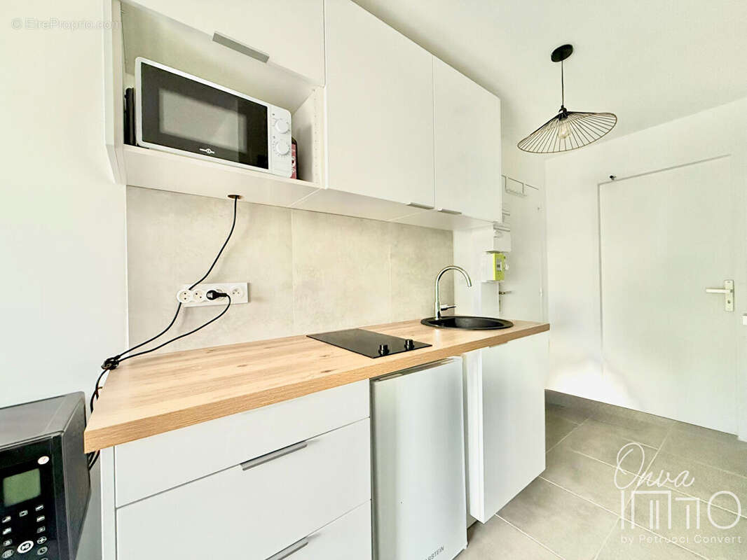 Bron - T2 rénové de 28m² avec balcon - photo 4