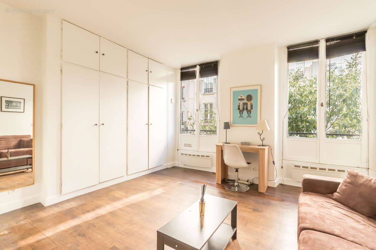 Appartement à PARIS-17E