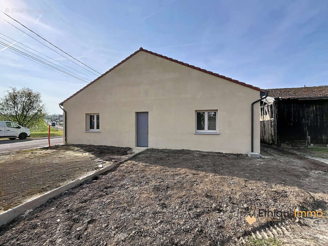Maison à LOUZE